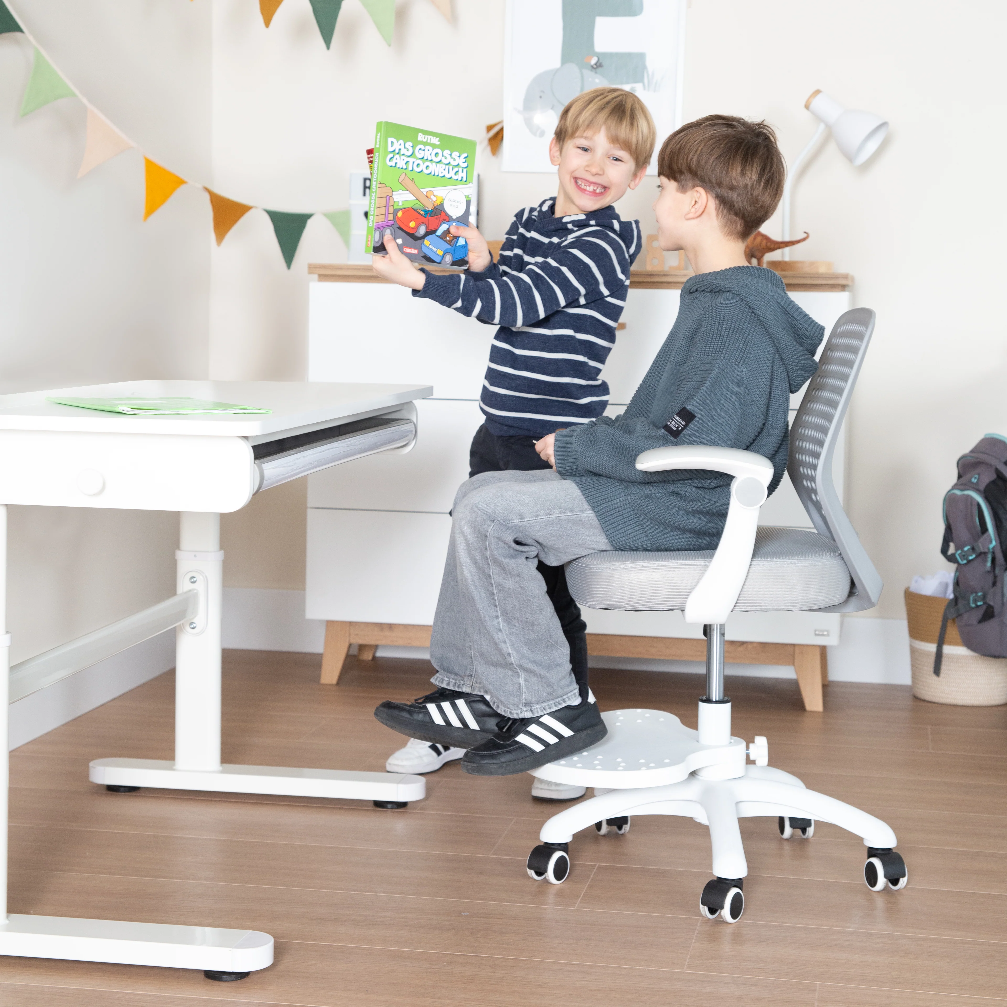 Schreibtisch mit Schublade weiß - Höhenverstellbarer Kinderschreibtisch 62-78 cm - Ergonomischer Kinderschreibtisch mit Stauraum - Für Kinder & Jugendliche - Inkl. Schubfach - 110x60 cm - Modernes Design - Stabil & Pflegeleicht - Image 10