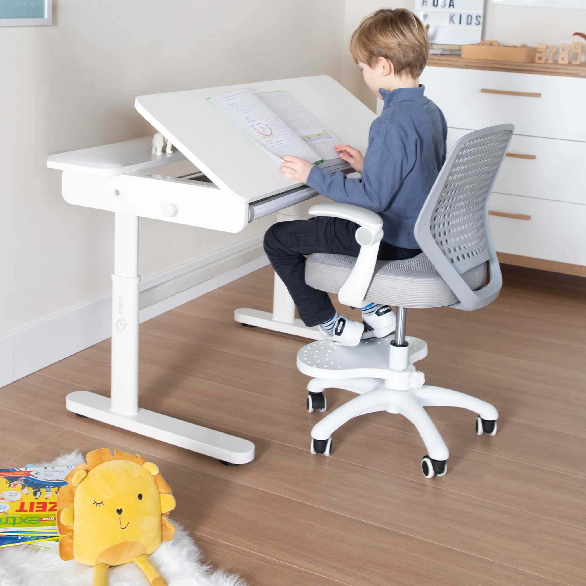 Schreibtisch neigbar mit Schublade weiß - Höhenverstellbarer Kinderschreibtisch 62-78 cm - Mit neigbarer Arbeitsplatte & Stauraum - Für Kinder & Jugendliche - Ergonomisch & funktional - 110x60 cm - Modernes Design - Image 11